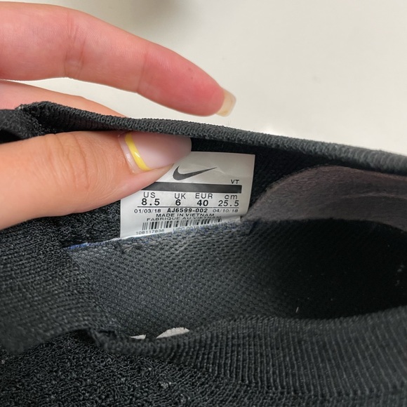 Nike Air VaporMax Moc 2 in black and light cream US 8.5 - Picture 3 of 3